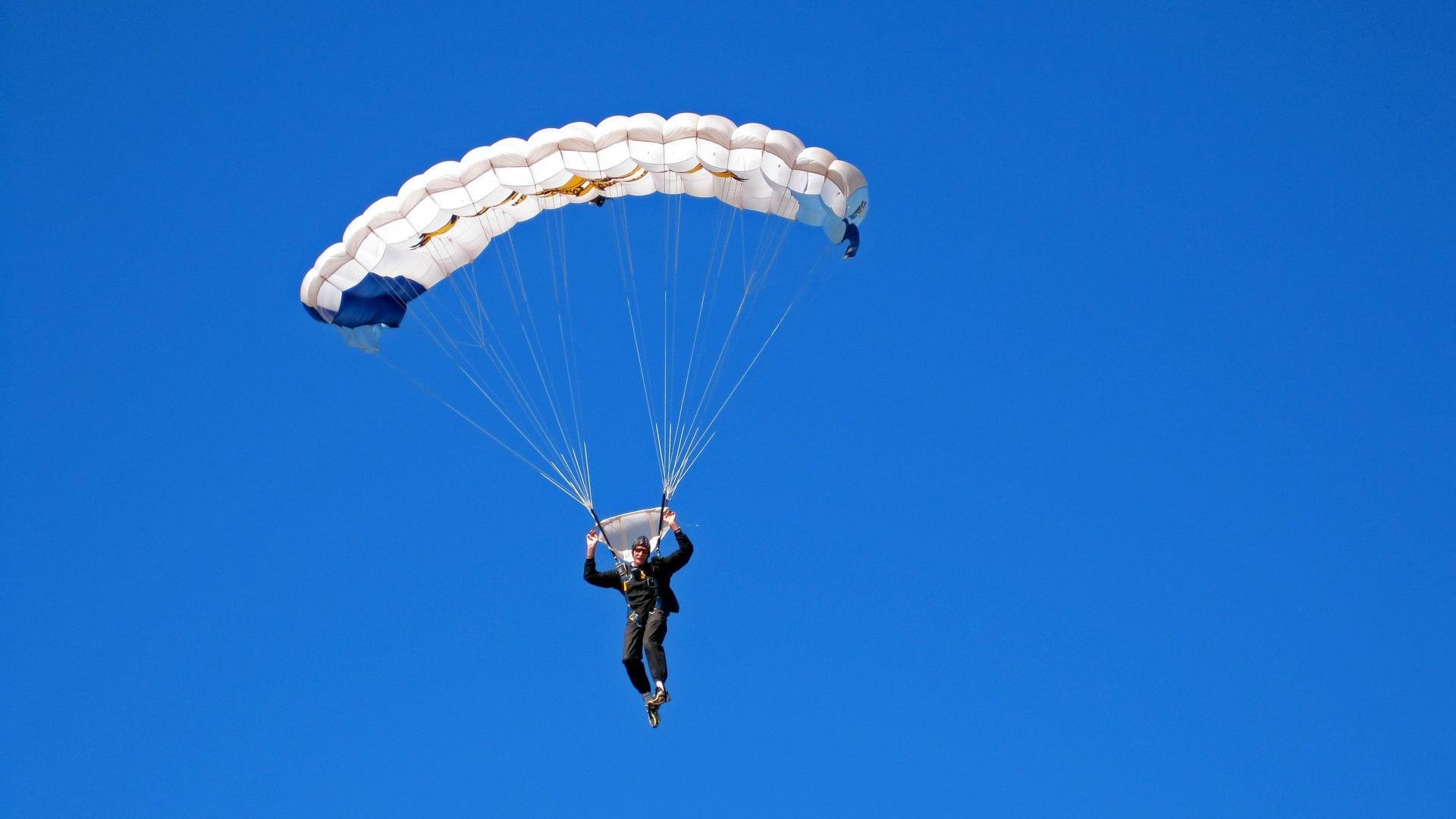 体育教学中信息技术辅助教学模式创新，体育课信息技术运用教学